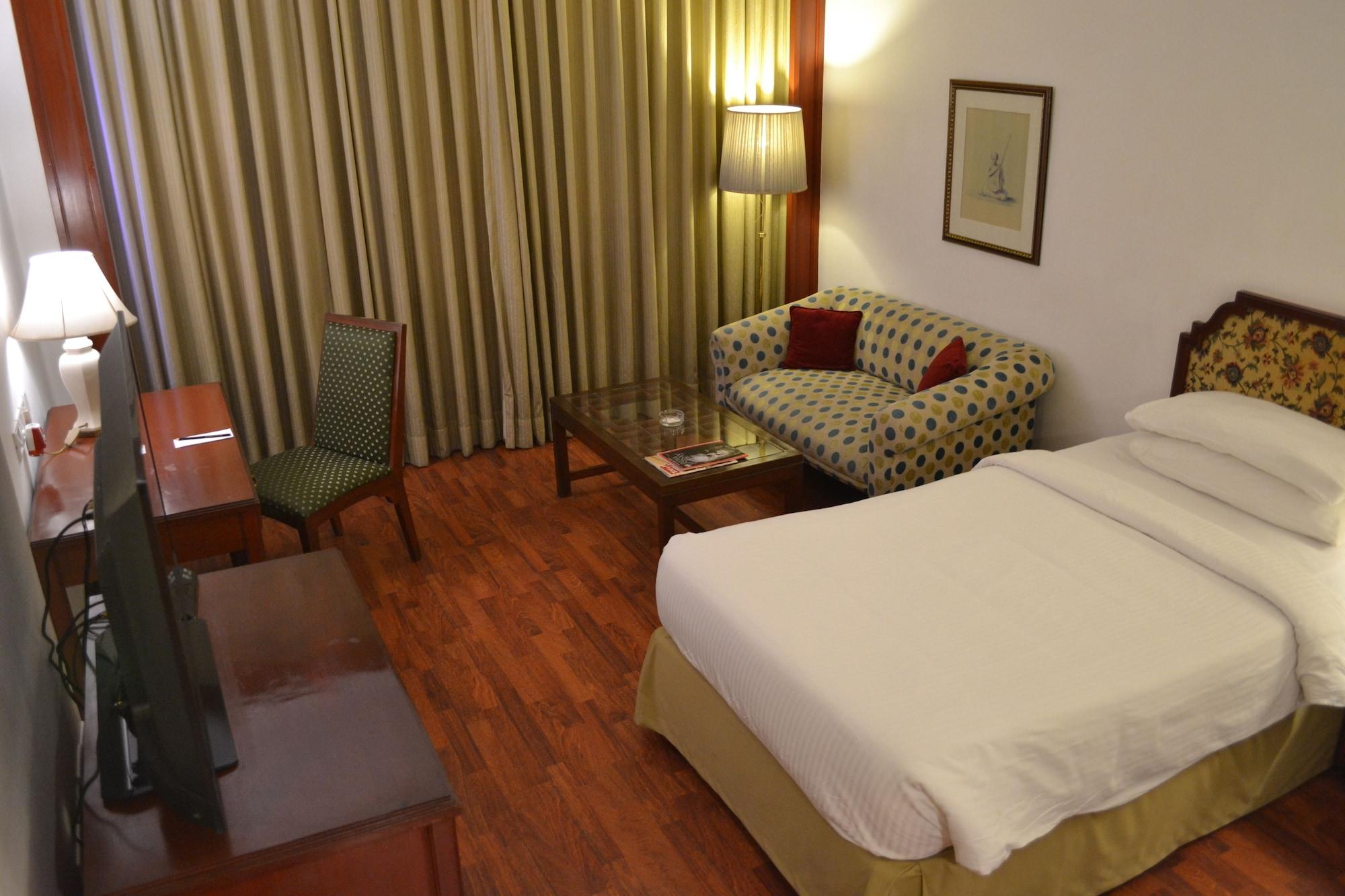 Taj Banjara Hotell Hyderabad Eksteriør bilde A room at the hotel