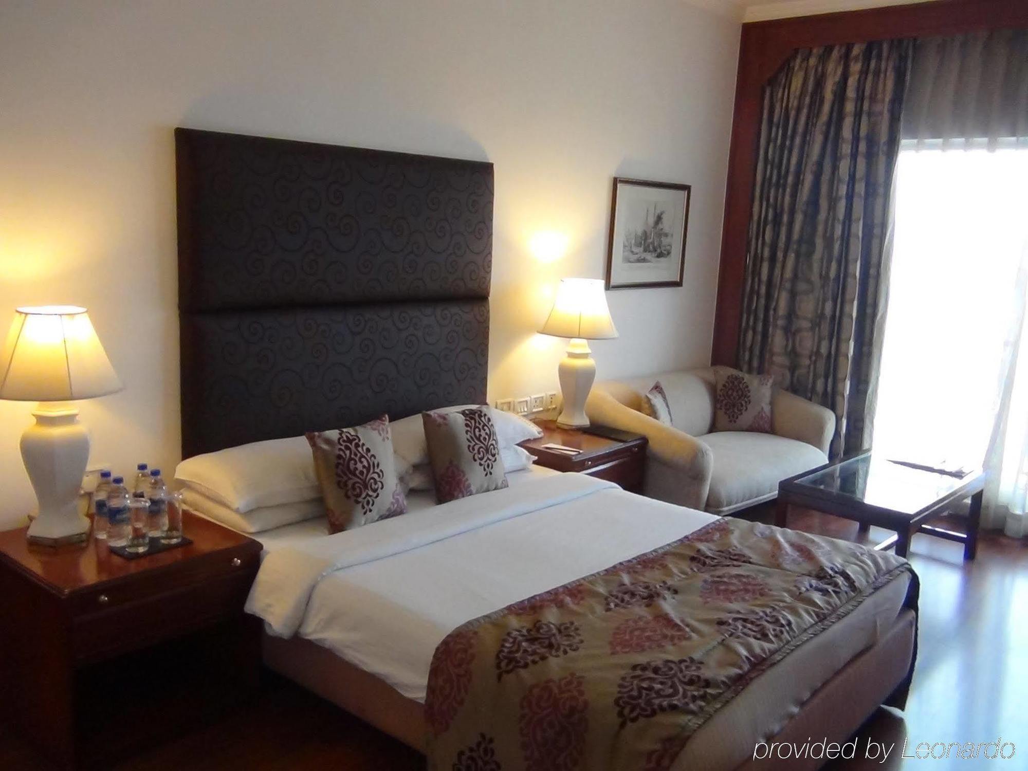 Taj Banjara Hotell Hyderabad Eksteriør bilde A room at the Taj Bengal