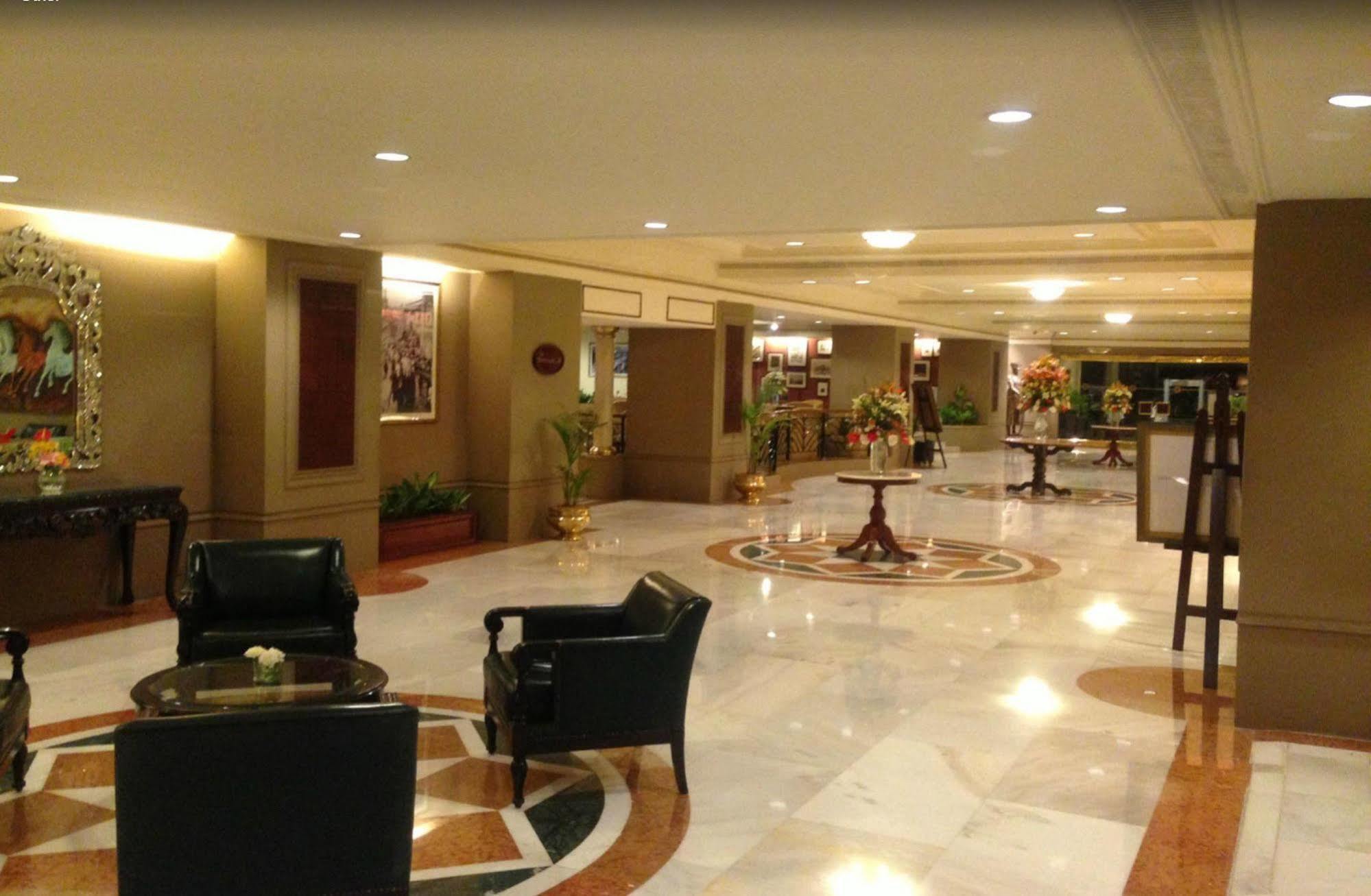 Taj Banjara Hotell Hyderabad Eksteriør bilde The lobby of the hotel